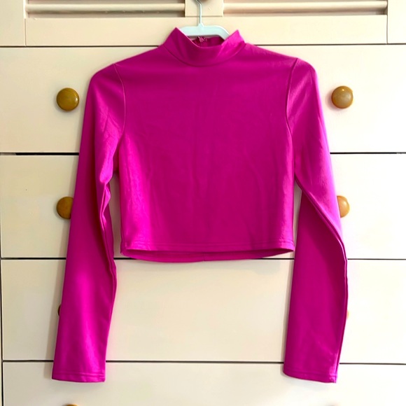 Tops - Women’s Crop Top